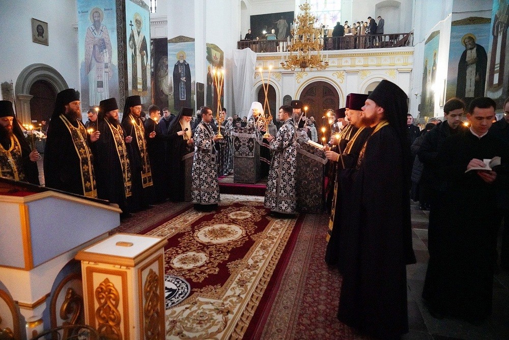 Патриарший экзарх всея Беларуси совершил повечерие с чтением Великого канона святого Андрея Критского в Жировичском монастыре 