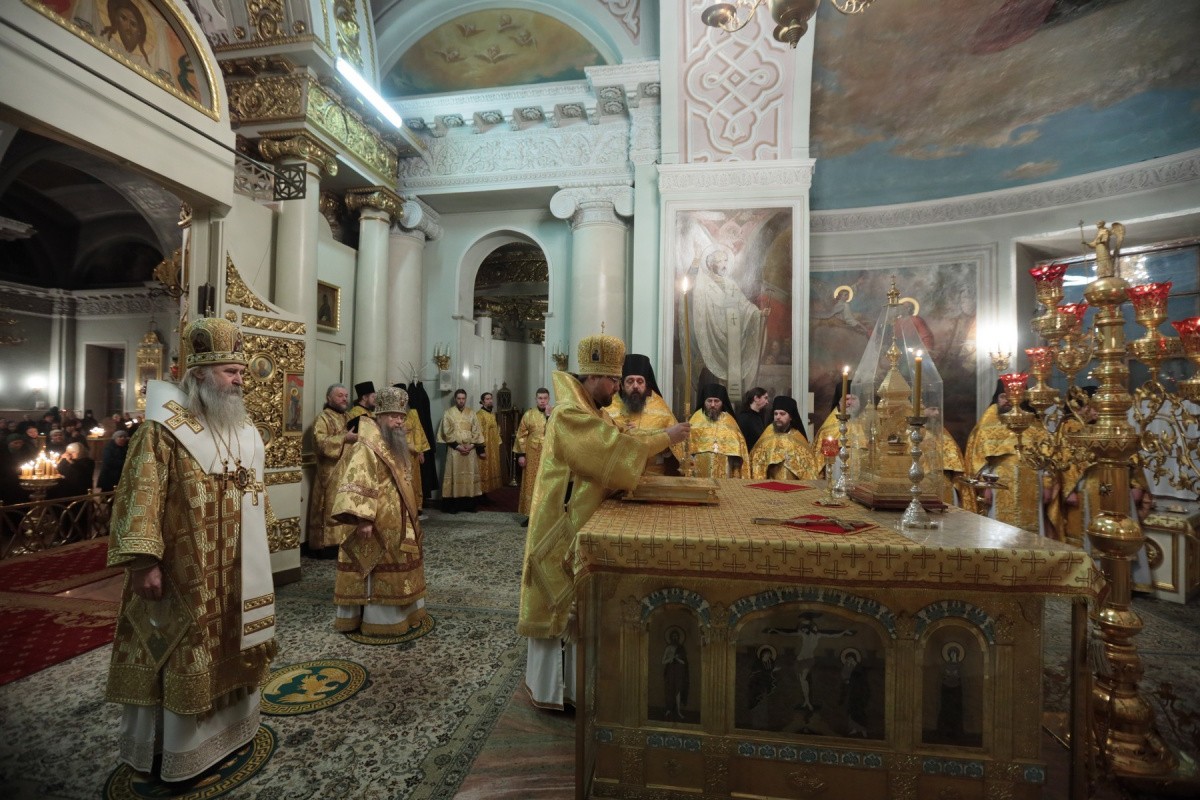 Архиепископ Феогност возглавил Литургию в Даниловом монастыре перед началом работы монашеского направления XXVIII Рождественских чтений
