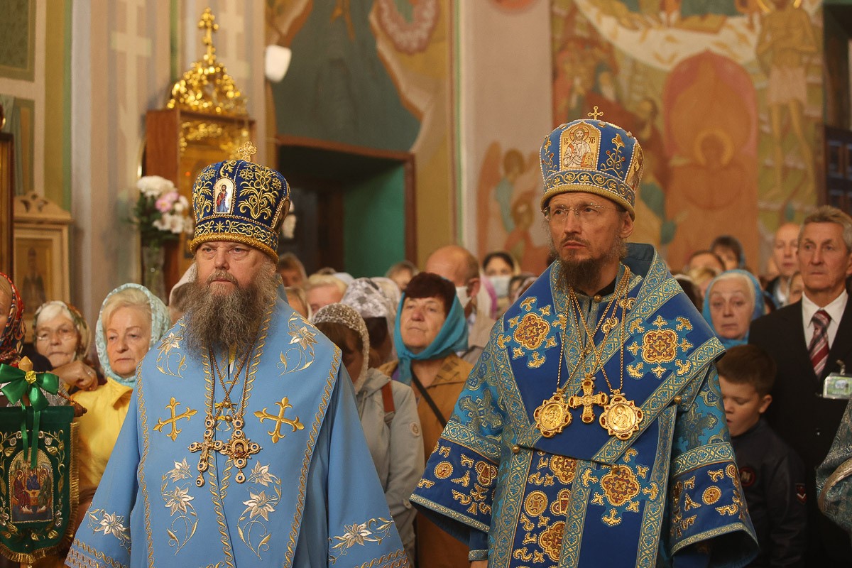 Патриарший экзарх всея Беларуси возглавил престольные торжества гродненского Рождество-Богородичного монастыря