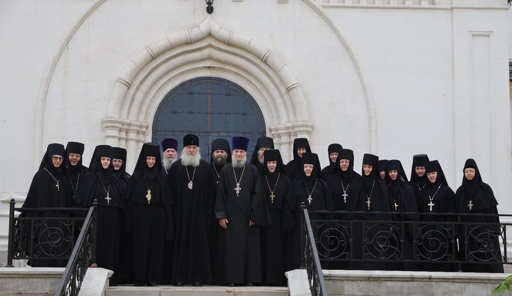 Митрополит Каширский Феогност возглавил в Зачатьевском монастыре престольный праздник в честь основательниц обители