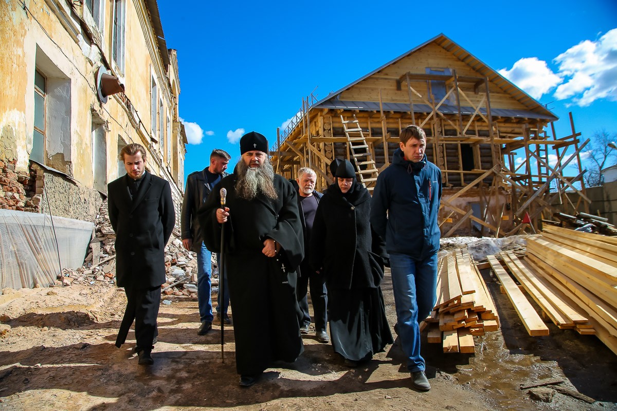 Митрополит Нижегородский и Арзамасский Георгий осмотрел возрождающиеся монастыри г. Арзамаса