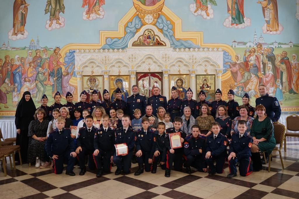 Церемония казачьей кадетской присяги прошла в Никольском соборе Черноостровского монастыря