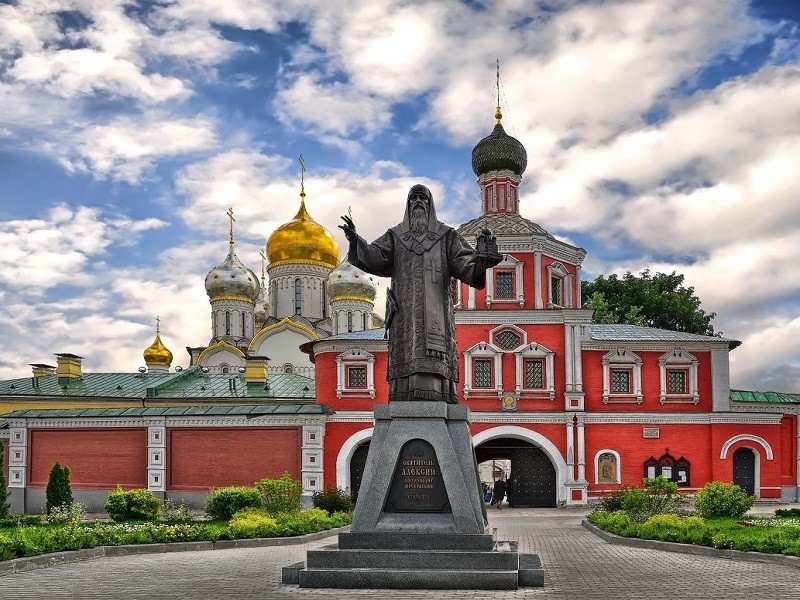 Настоятельница Зачатьевского монастыря с сестрами приняли участие в архиерейском богослужении в храме Ризоположения Московского Кремля
