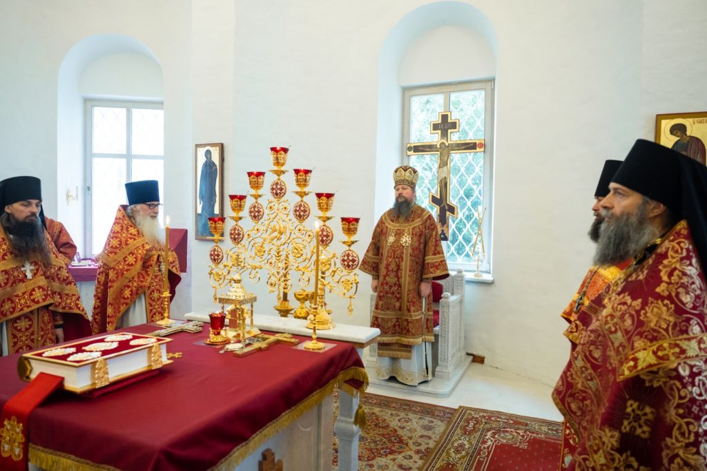В день памяти мученика Андрея Стратилата в Андреевском монастыре Москвы отметили престольный праздник