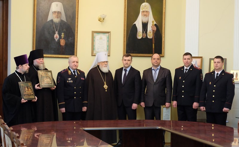 Тверской епархии возвращены похищенные из Нило-Столобенской пустыни иконы