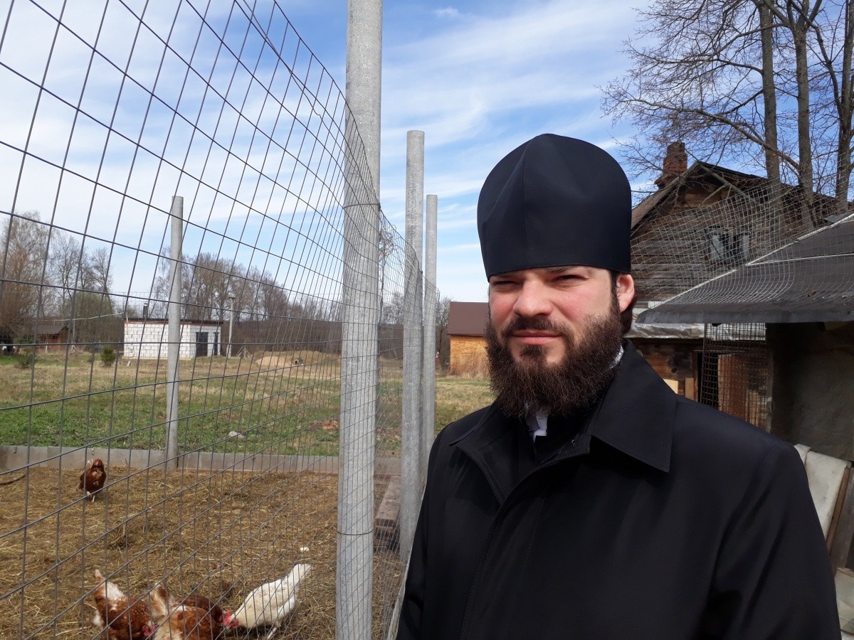 Подворье Новоспасского монастыря в с. Сумарокове внедряет новые технологии производства меда