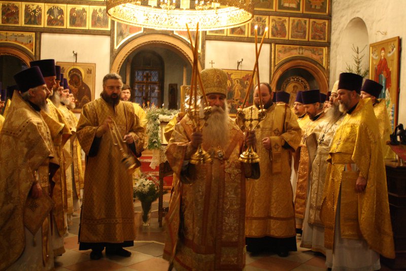 Епископ Феофилакт отслужил Литургию в Андреевском монастыре