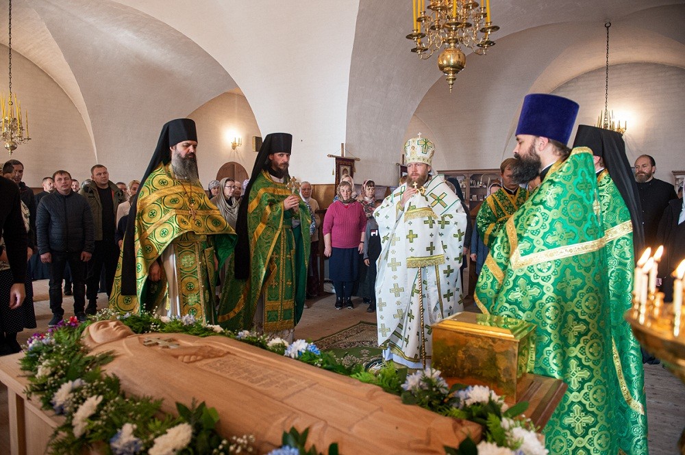 В день памяти прп. Иоасафа Каменского митрополит Савва отслужил Литургию в Спасо-Каменном монастыре
