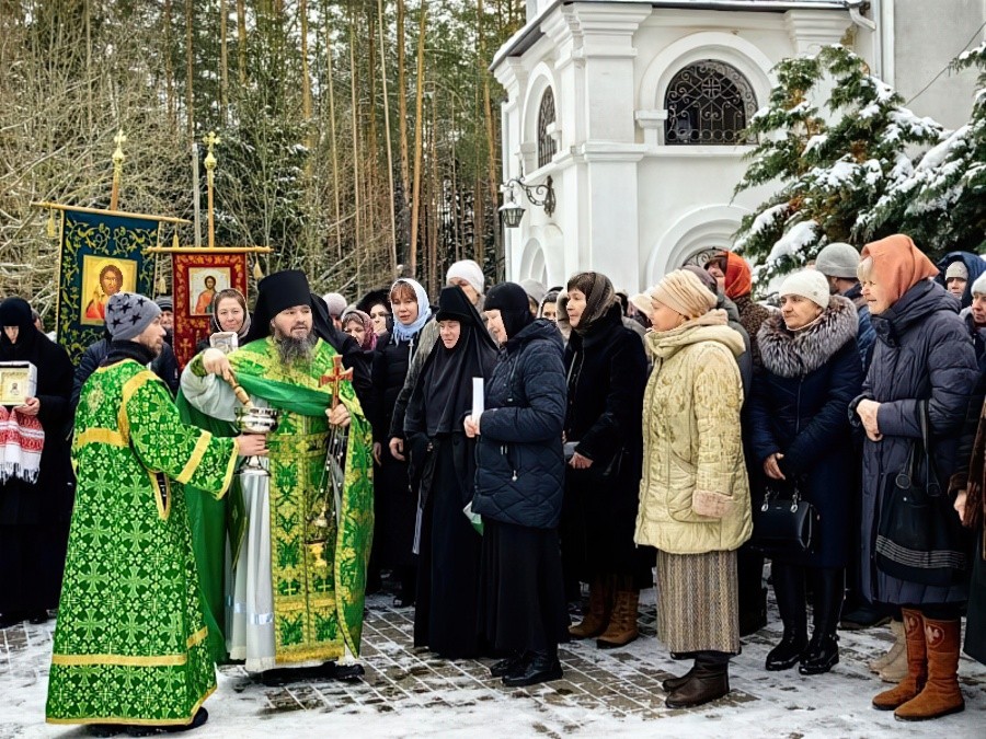 В день памяти святой блаженной Ксении Петербургской в Ксениевском монастыре в деревне Барань состоялись престольные торжества