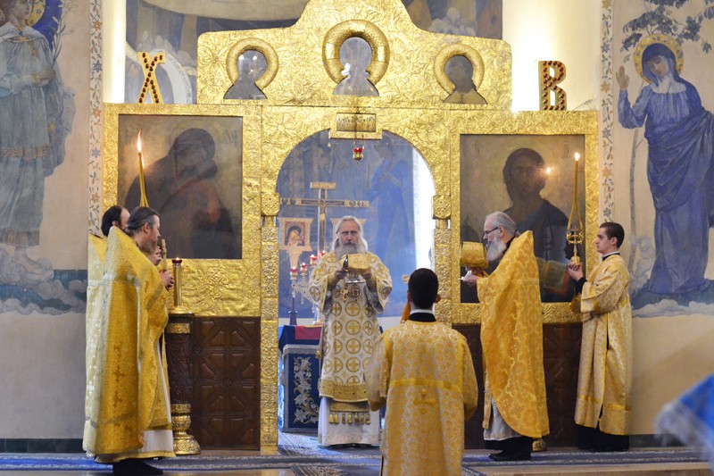 Архиепископ Феогност отслужил Литургию в Марфо-Мариинской обители