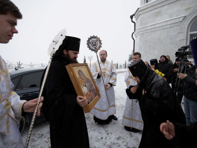 Архиепископ Феофилакт совершил принесение святыни в Георгиевский монастырь Пятигорской епархии