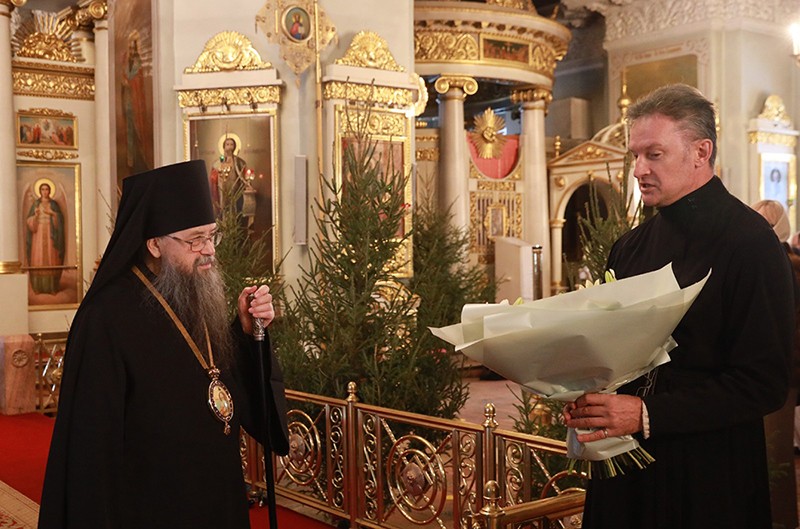 Сотрудники Данилова монастыря Москвы поздравили наместника обители епископа Солнечногорского Алексия с Рождеством Христовым