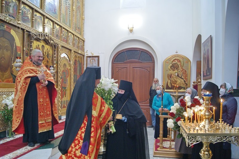 В краснодарском монастыре «Всецарица» поздравили с днем ангела настоятельницу обители игумению Неониллу (Кузьмину)