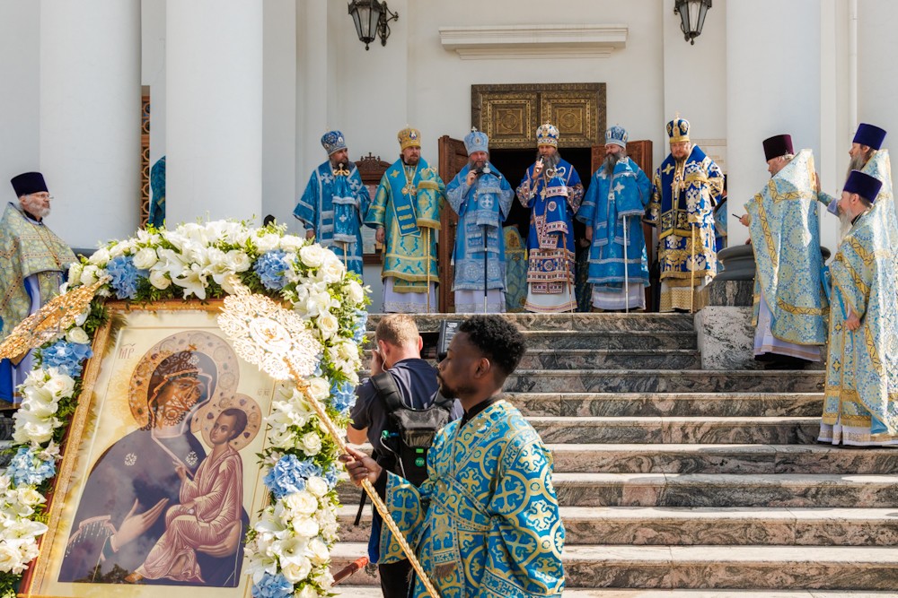 В праздник Тихвинской иконы Божией Матери в Ново-Тихвинской обители Екатеринбурга отметили престольный праздник