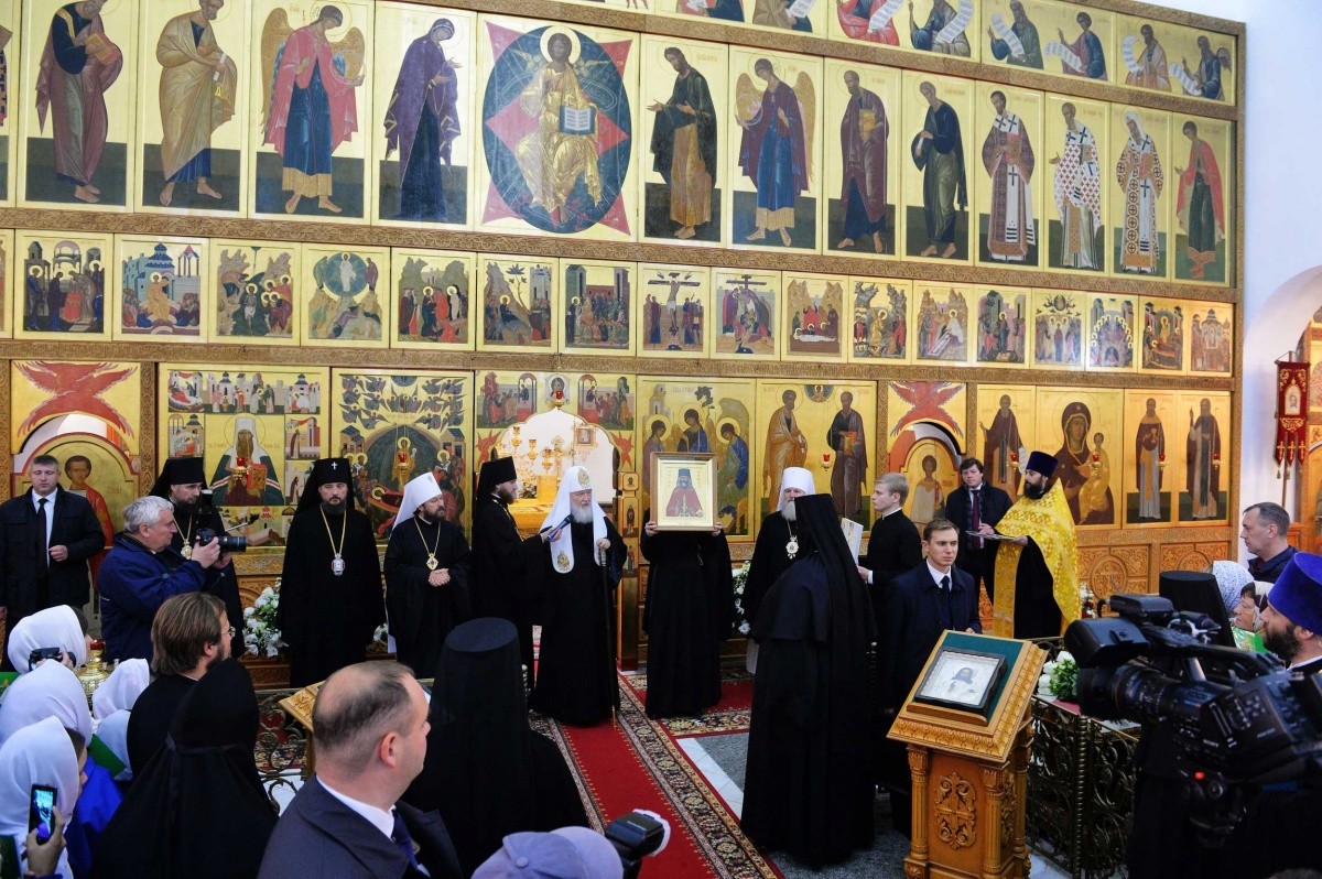Патриарх Кирилл посетил подворье Пюхтицкого монастыря в Когалыме