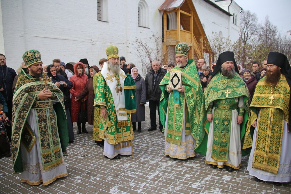 Архиепископ Феогност в Иосифо-Волоцком монастыре возглавил празднование 15-й годовщины обретения мощей основателя обители