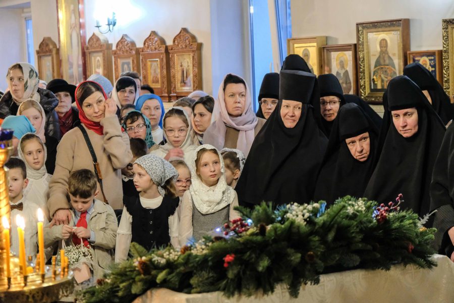 Архиепископ Брестский Иоанн поздравил насельниц Спасского монастыря Кобрина с праздником Рождества Христова