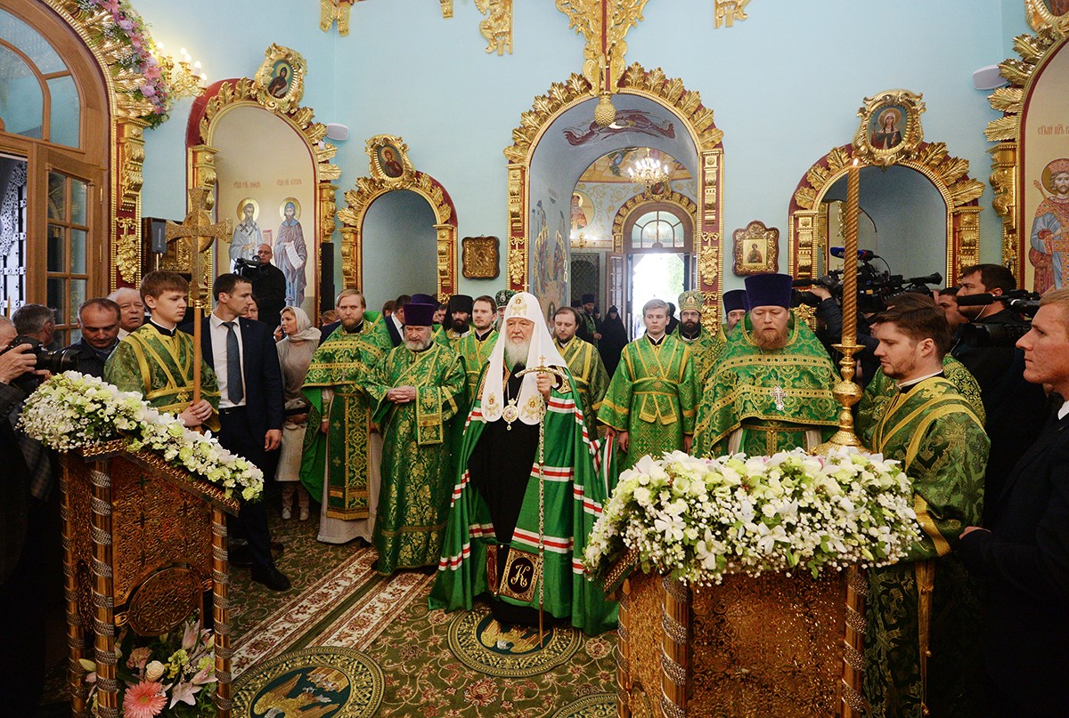 Патриарх Кирилл совершил Литургию на подворье Покровского монастыря в Троице-Лыкове