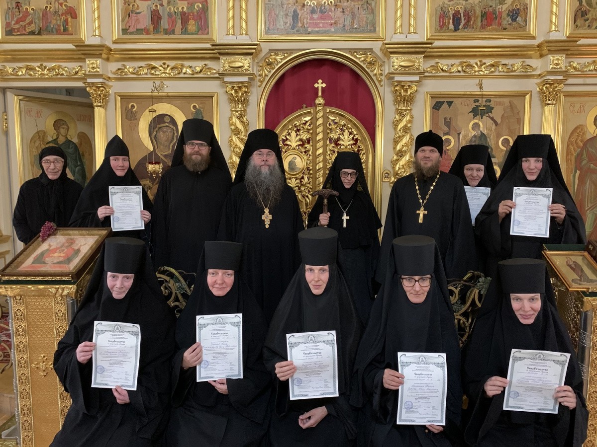В Троице-Одигитриевском монастыре Зосимова пустынь состоялся выпуск 1-й группы слушательниц богословских курсов для монашествующих