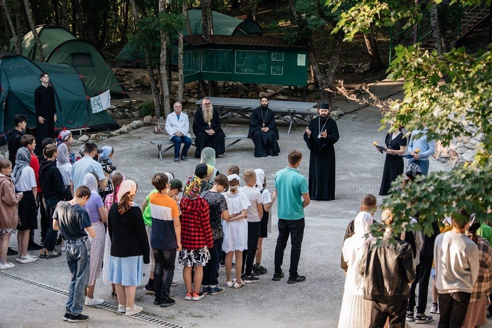 На территории Бештаугорской обители стартовал форум православной молодежи Пятигорской епархии «Зеленый Афон»