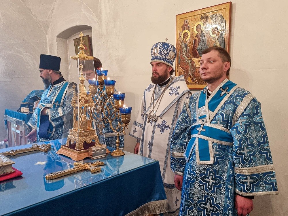 В Юрьевом монастыре Великого Новгорода отметили престольный праздник храма в честь иконы Божией Матери «Неопалимая Купина»
