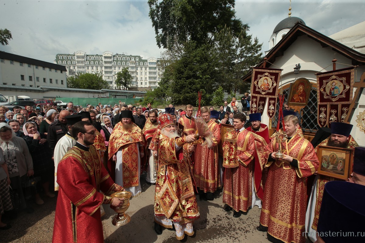 Митрополит Арсений возглавил в Зачатьевском монастыре престольный праздник в день памяти основательниц обители