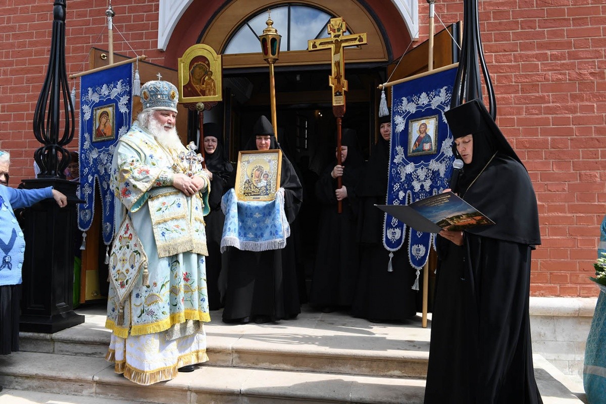 Митрополит Арсений совершил Литургию на подворье Покровского монастыря в с. Марково в день его престольного праздника