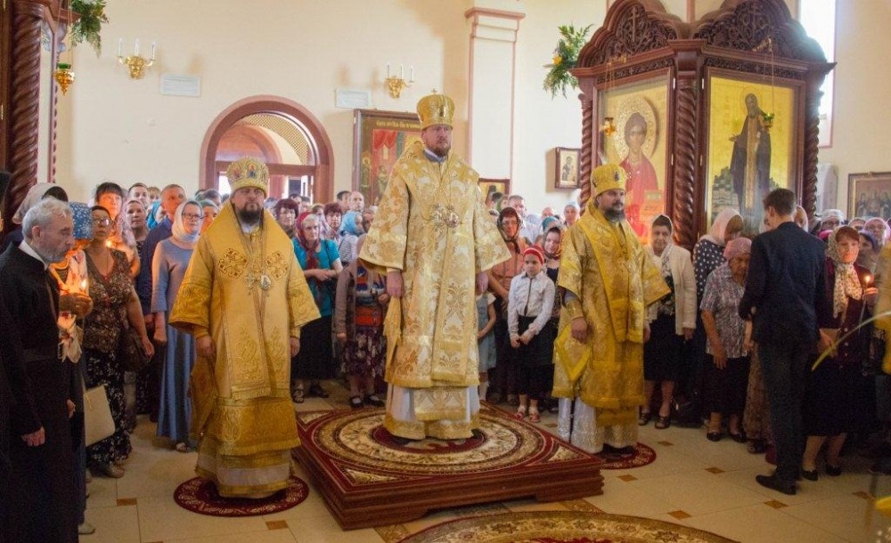 Митрополит Владимир возглавил престольный праздник в Петропавловском монастыре Хабаровской епархии в день 15-летия обители 