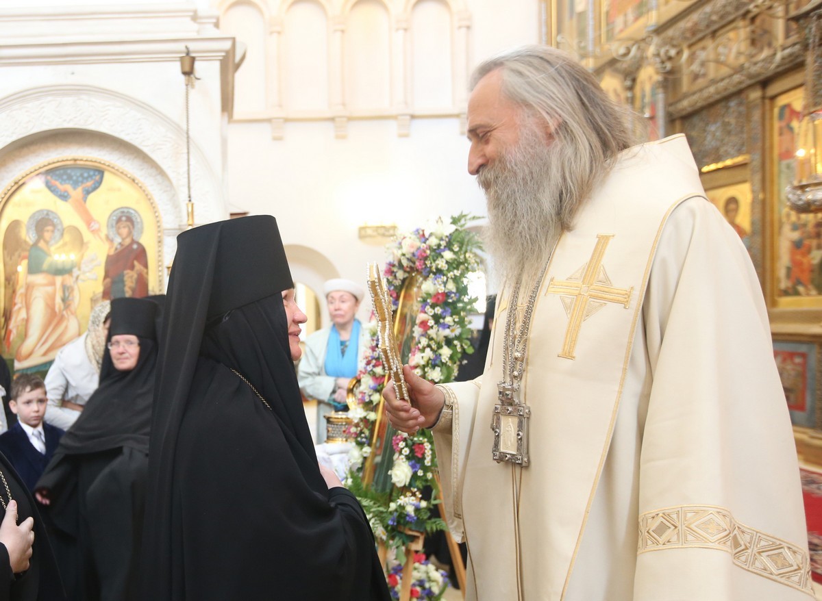 Архиепископ Феогност совершил Литургию в Зачатьевском монастыре в день тезоименитства игумении Иулиании и передал ей Патриаршее поздравление