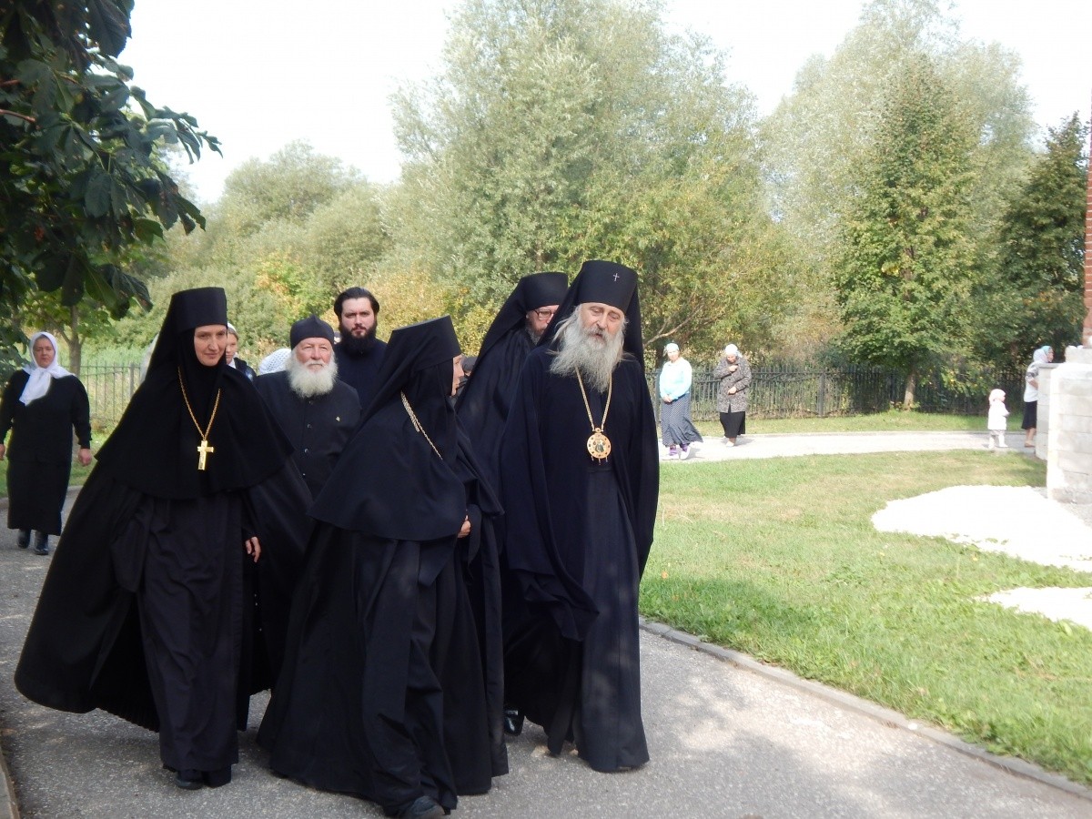 Архиепископ Феогност совершил Литургию в Никольском Шостьенском монастыре