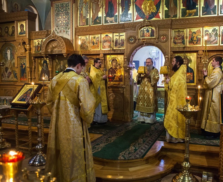 Архиепископ Сергиево-Посадский Феогност совершил Литургию на Московском подворье Валаамского монастыря