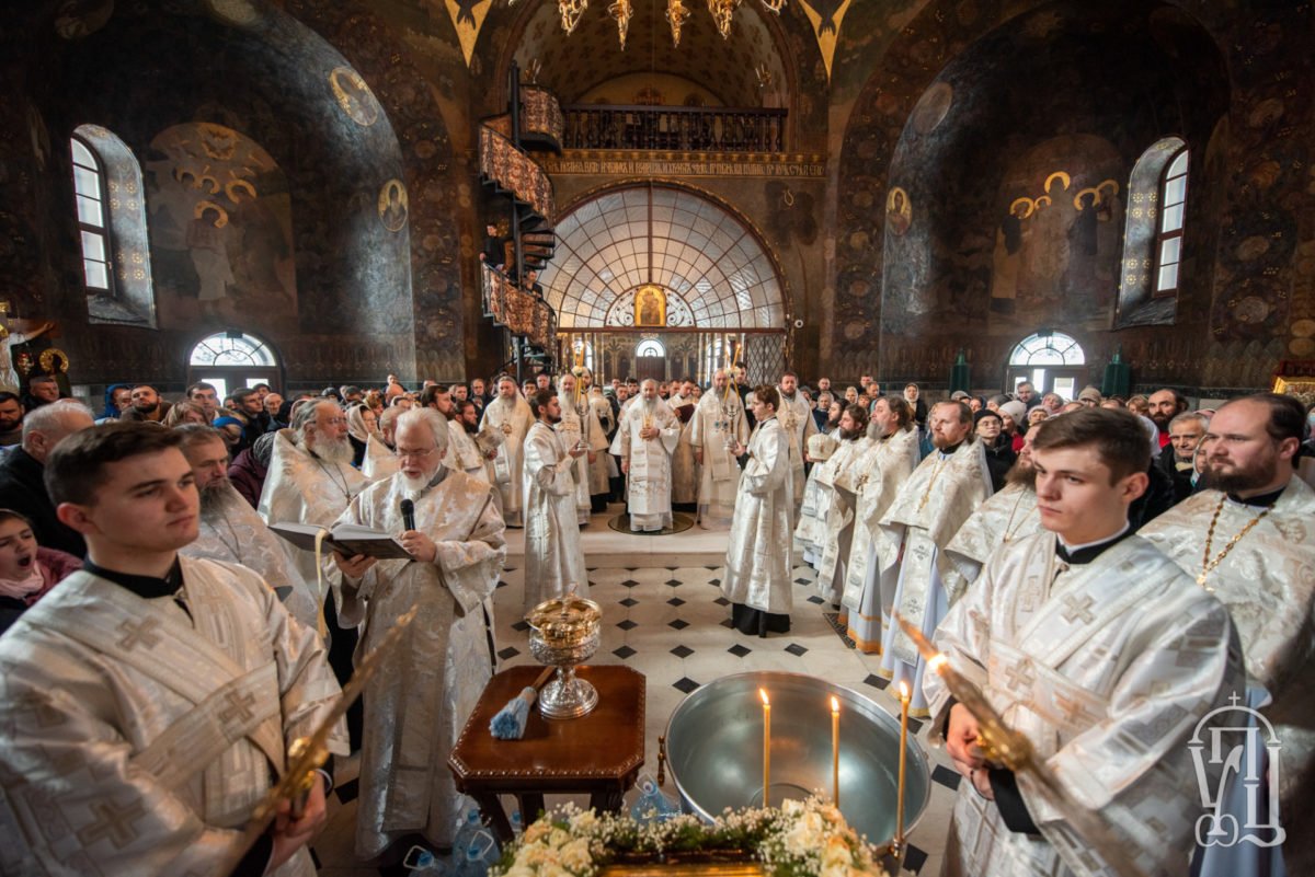 В навечерие Богоявления Предстоятель Украинской Православной Церкви совершил Литургию в Киево-Печерской лавре