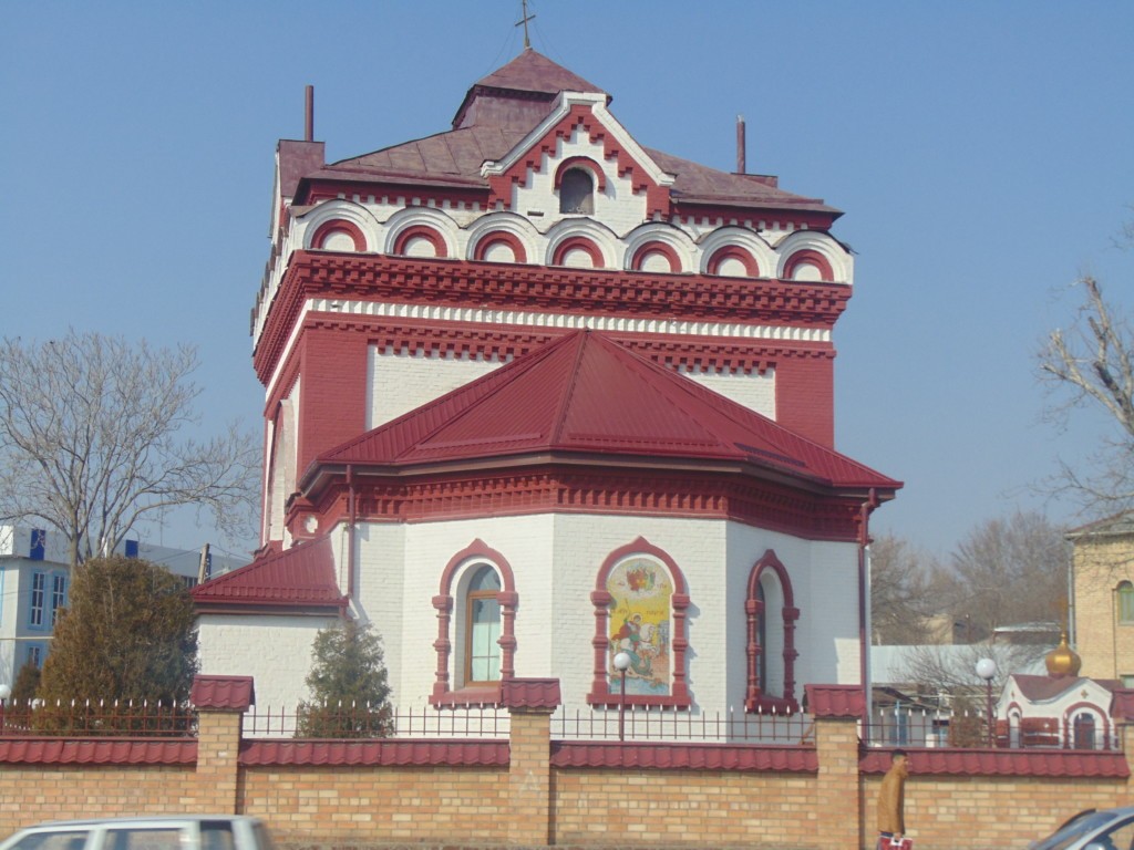 Митрополит Викентий возглавил Литургию в Свято-Георгиевском монастыре г. Чирчика в Узбекистане