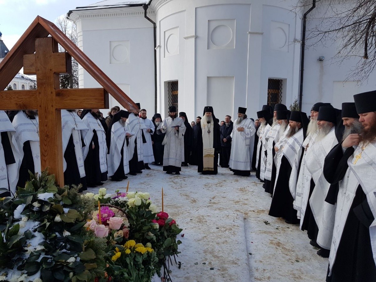 Архиепископ Феогност отслужил в Оптиной пустыни панихиду по архимандриту Венедикту (Пенькову) в 40-й день по его преставлении