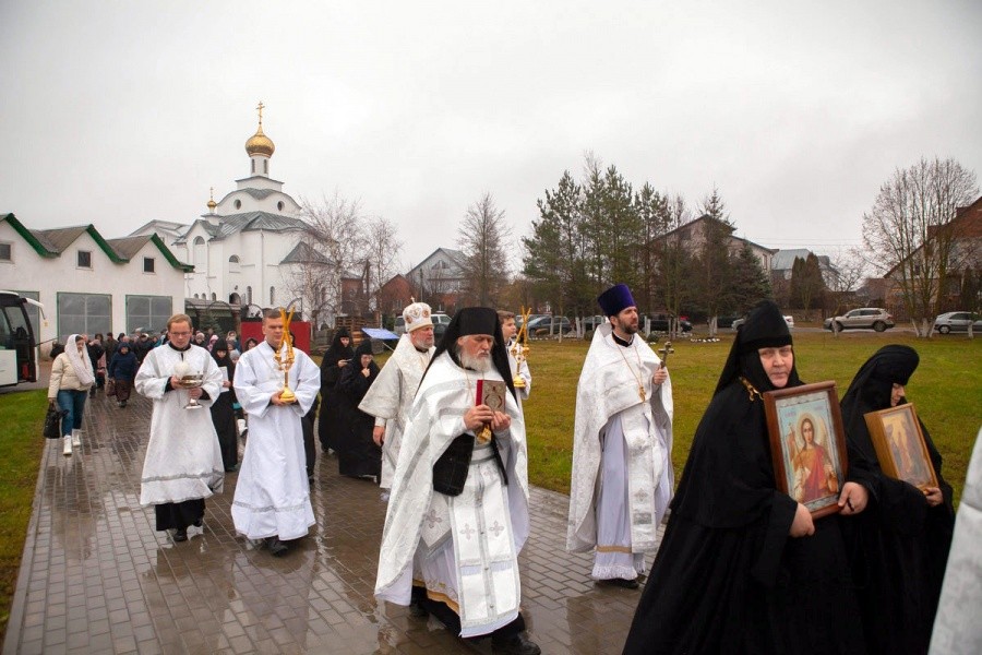 Епископ Полоцкий Игнатий возглавил престольное торжество в Глубокском монастыре в честь Архистратига Божия Михаила