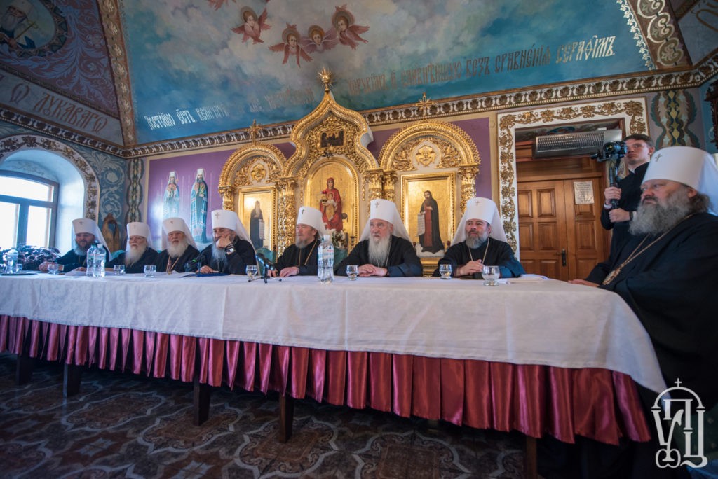 Собор епископов Украинской Православной Церкви в ходе заседания в Киево-Печерской лавре принял постановление