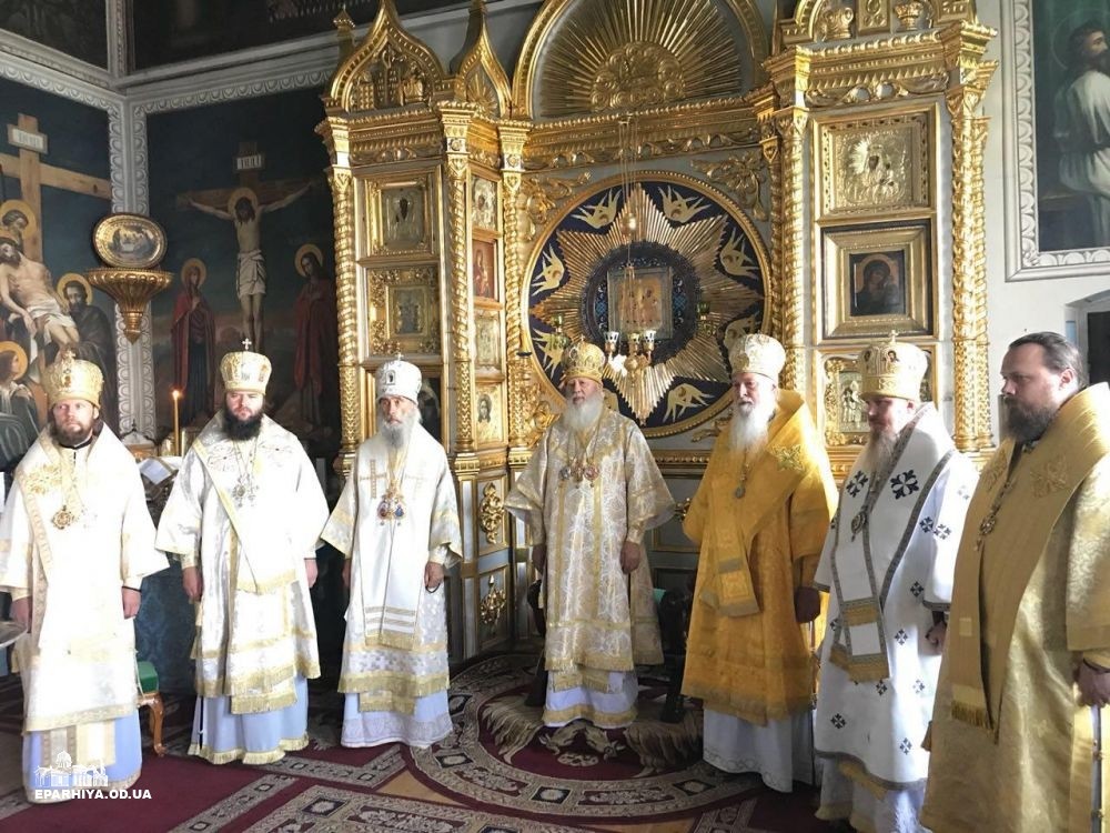 Митрополит Агафангел совершил Литургию в Русском на Афоне Свято-Пантелеимоновом монастыре