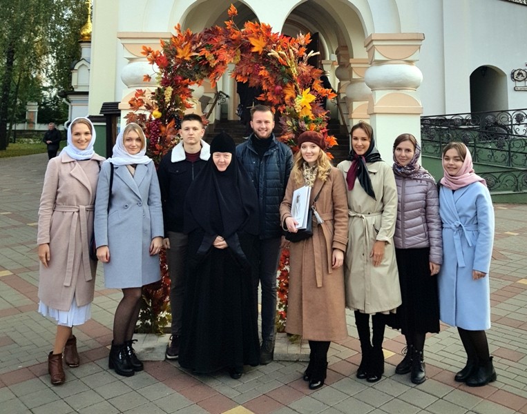 Молодежь из движения «Agios» посетила Свято-Елисаветинский монастырь
