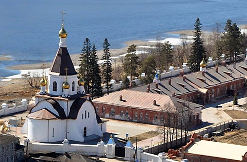 В храмах монастырей Красноярска ввели повышенные меры безопасности