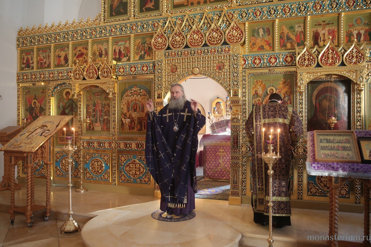 Архиепископ Феогност отслужил Литургию Преждеосвященных Даров в Зачатьевском монастыре