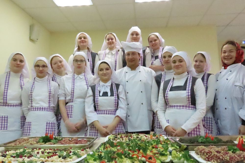 В «Доброй школе на Сольбе» при Николо-Сольбинском монастыре прошел кулинарный мастер-класс