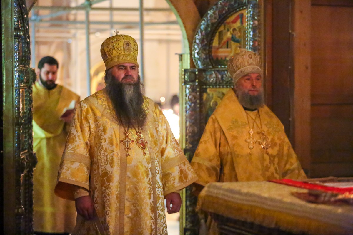 Митрополит Георгий возглавил Литургию в Зачатьевском монастыре 