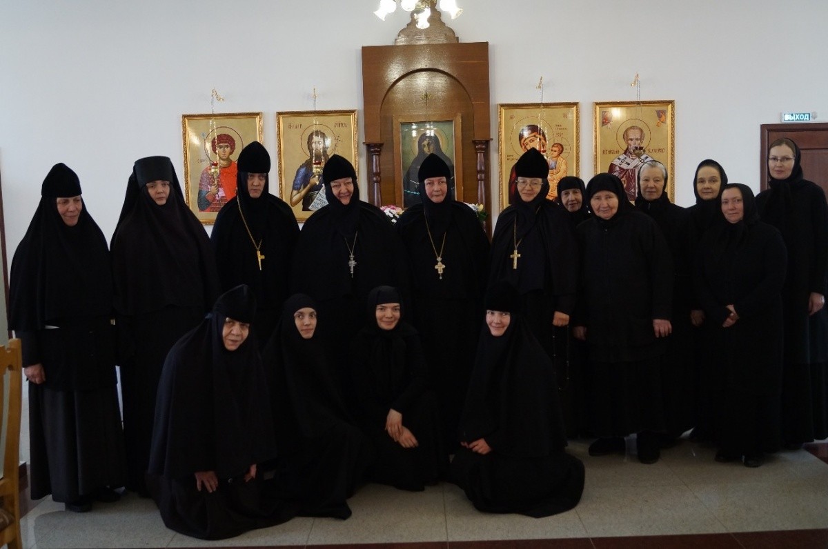 Комиссия Синодального отдела по монастырям и монашеству посетила подворье Свято-Никольского Черноостровского монастыря в г. Калуге