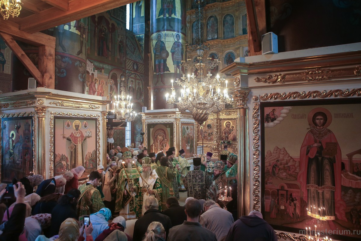 Архиепископ Феогност совершил Литургию в Иосифо-Волоцком монастыре в день памяти основателя обители