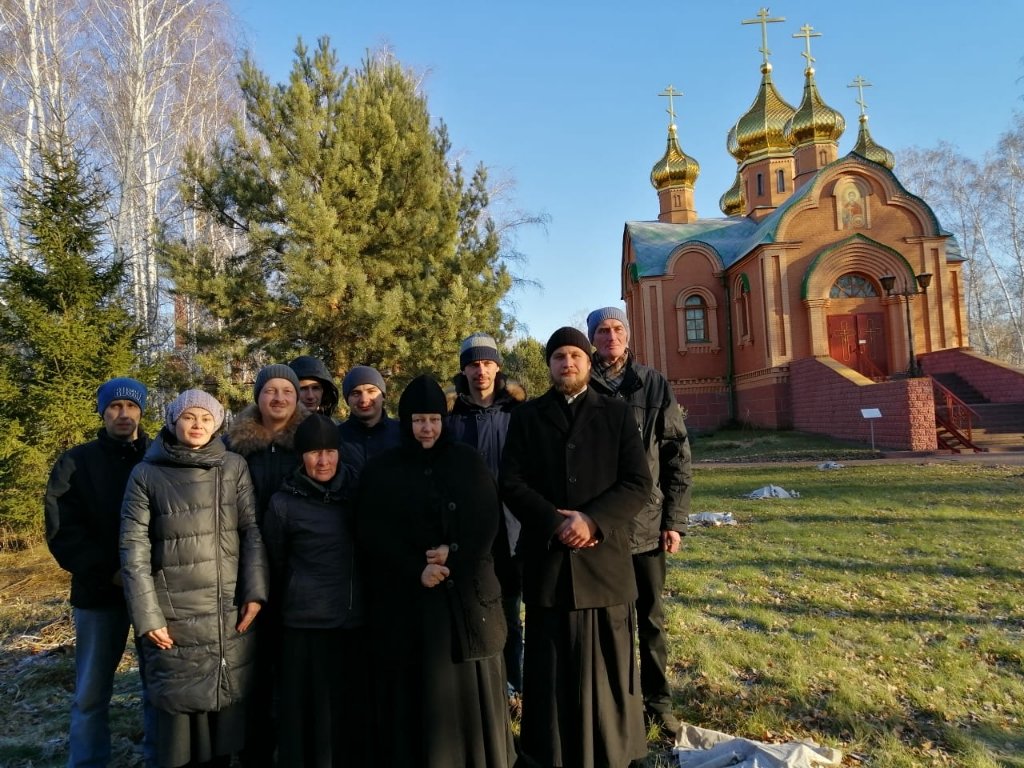 Осуществляется озеленение Ачаирского монастыря Омской епархии в рамках экоакции «Доброе дерево»
