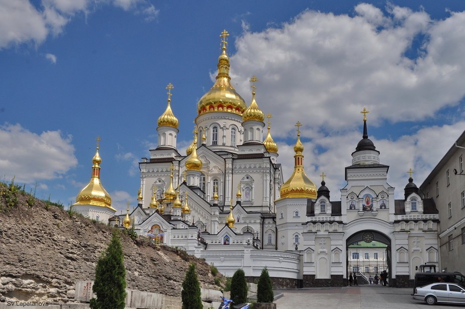 Правительство Украины осуществляет попытки пересмотра правового статуса Почаевской лавры