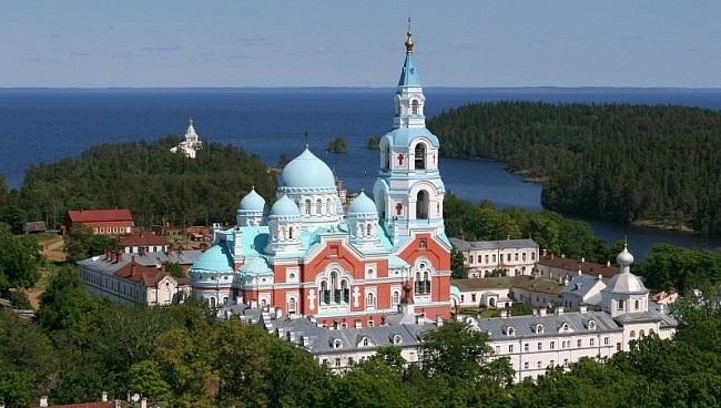 Президент РФ В.В. Путин назвал Валаамский монастырь гордостью всей России