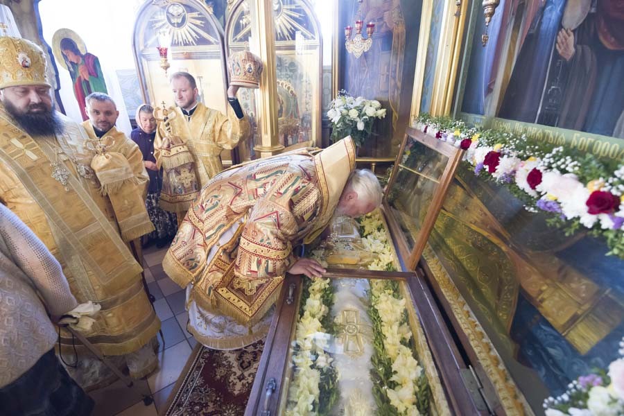 В Иоанно-Кормянском монастыре Гомельской епархии молитвенно почтили 25-ю годовщину обретения мощей праведного Иоанна Кормянского