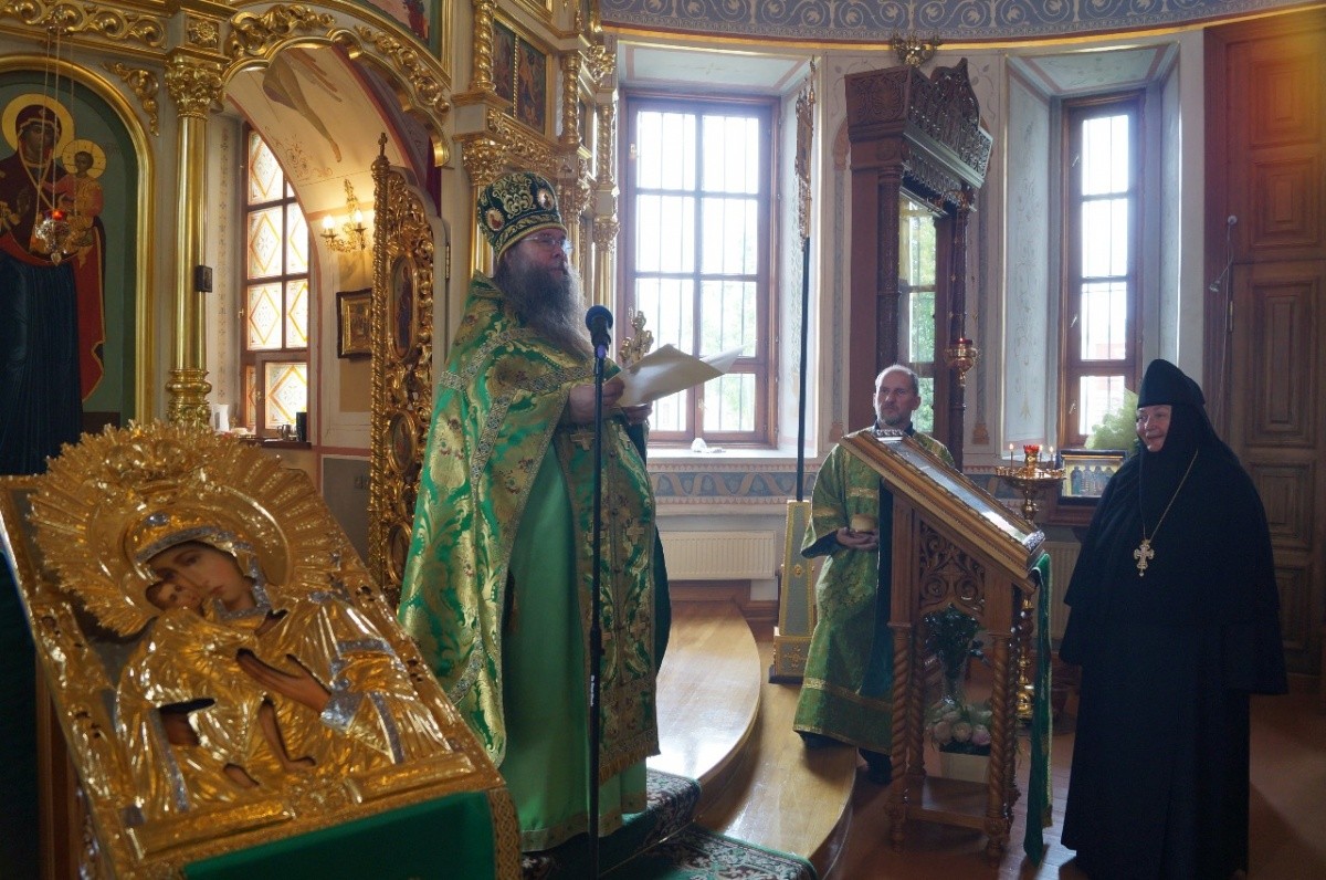 Настоятельнице Борисоглебского Аносина монастыря передано Патриаршее поздравление по случаю дня тезоименитства