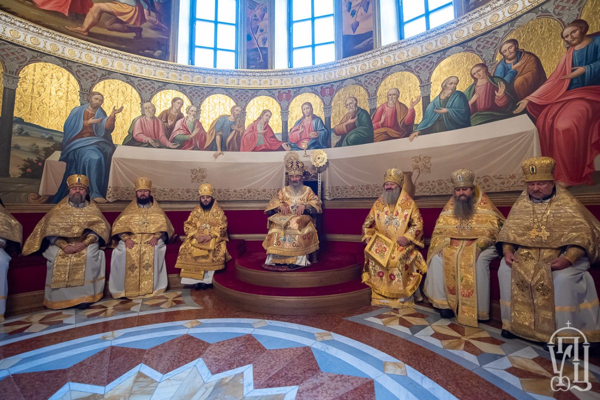 Блаженнейший митрополит Онуфрий возглавил Божественную литургию в Киево-Печерской лавре 
